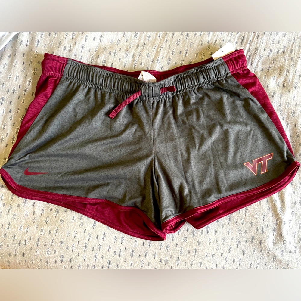 NWT NIKE running shorts size XL